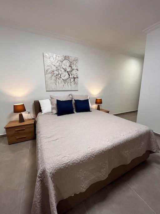 3 Bedroom Seaside Luxury Accommodation - Sleeps 8 St. Paul's Bay Exterior foto