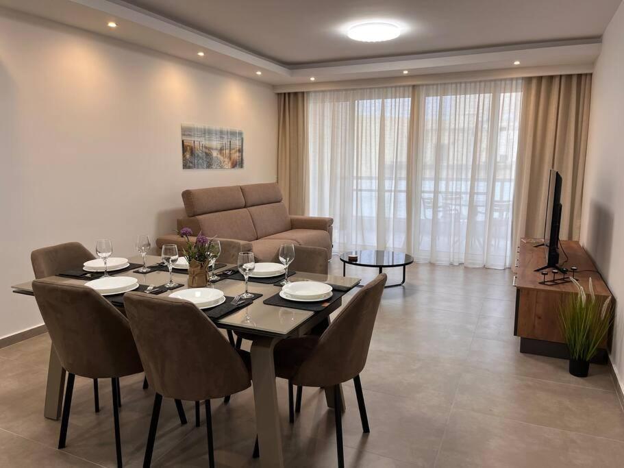 3 Bedroom Seaside Luxury Accommodation - Sleeps 8 St. Paul's Bay Exterior foto