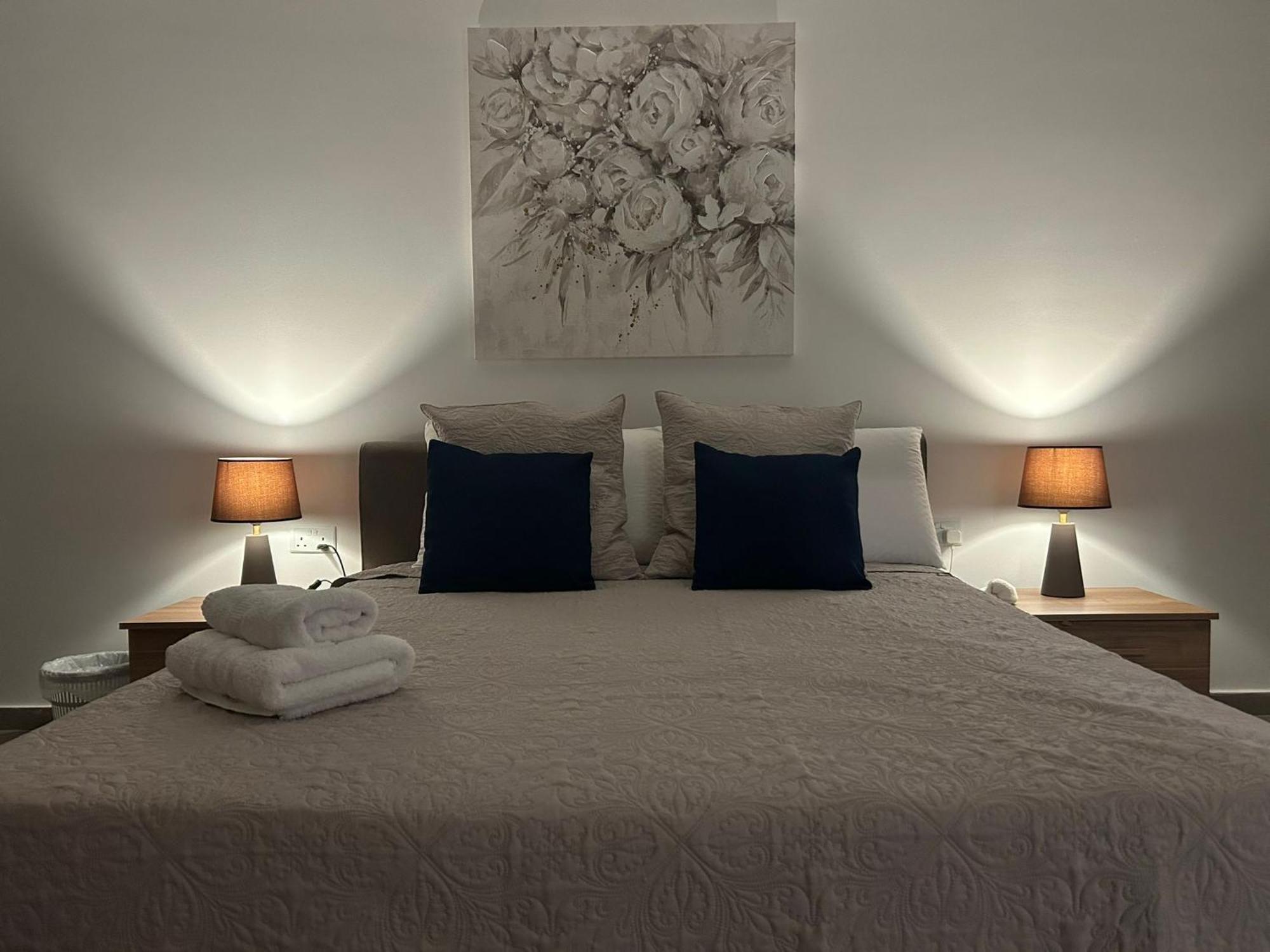 3 Bedroom Seaside Luxury Accommodation - Sleeps 8 St. Paul's Bay Exterior foto
